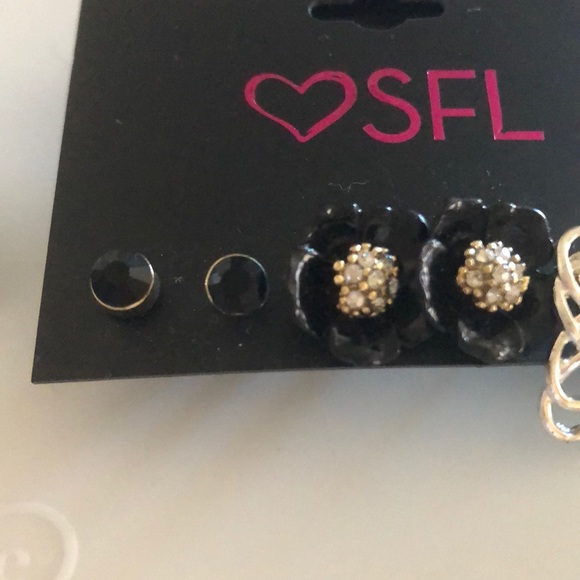 New Earring bundle - Picture 3 of 4